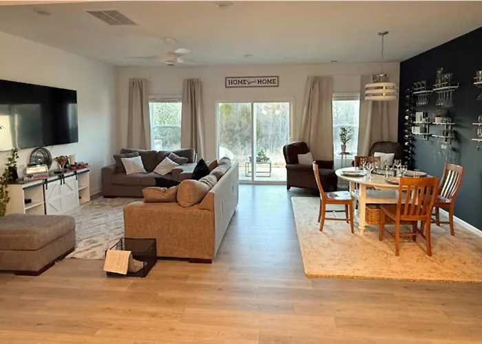 Modern Stylish Retreat Near Holiday home