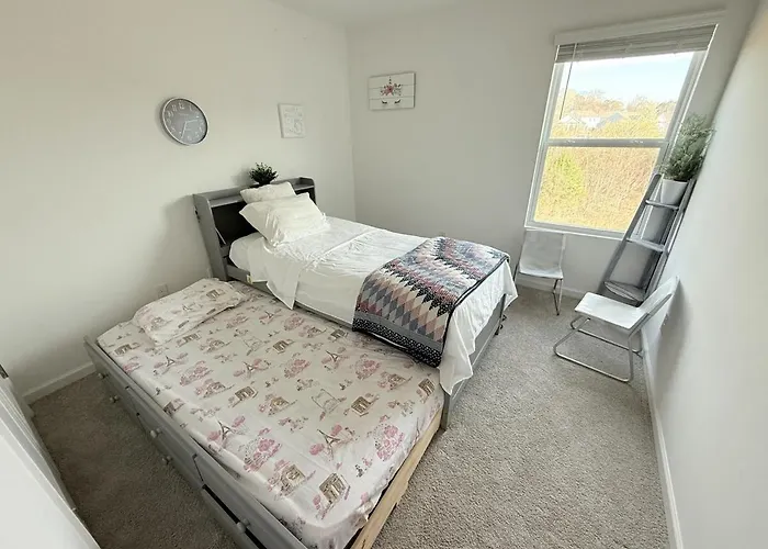 Modern Stylish Retreat Near